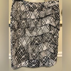 Worthington ruffled front layer skirt size 14